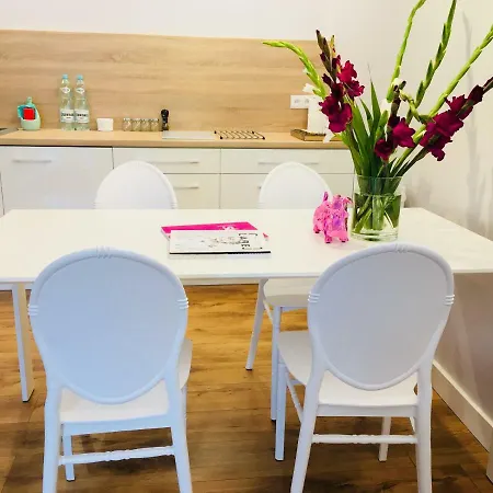 Апартаменти Piper Zajezdnia White