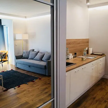 Piper Zajezdnia White