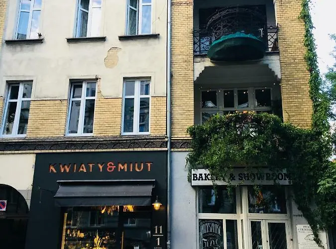 Piper Zajezdnia White פוזנן