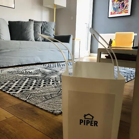 Piper Zajezdnia White Apartment