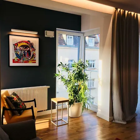 Piper Zajezdnia White Apartment