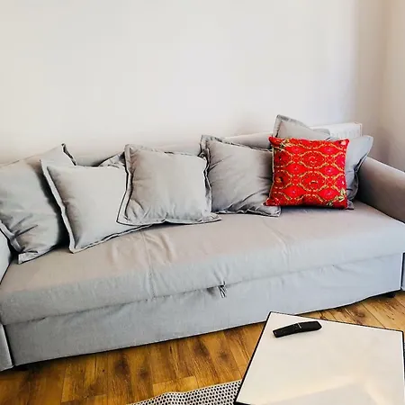 Piper Zajezdnia White Apartment